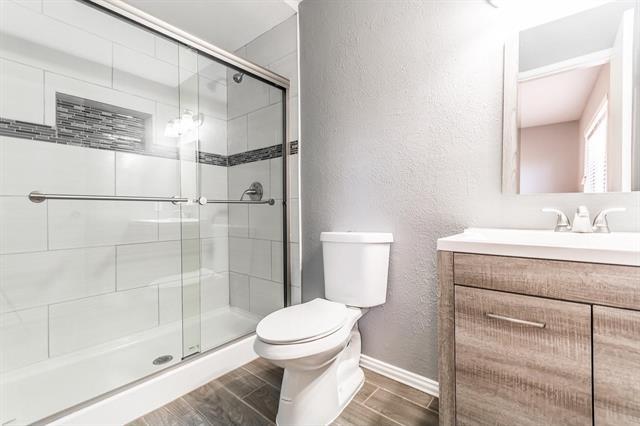 Building Photo - 221 Hardwood Trail