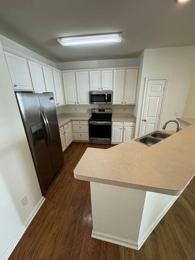 Building Photo - 742 Shellstone Pl