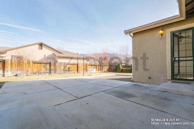 Building Photo - 100 Canterbury Ct