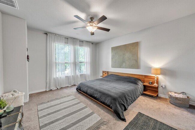 Building Photo - 5404 Golden Canary Ln