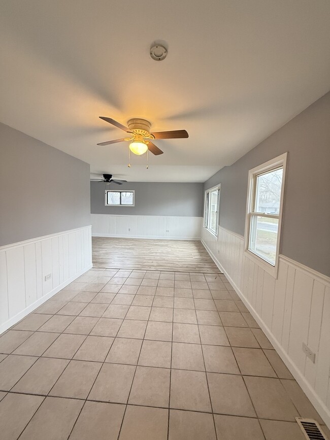 Building Photo - 408 Amarillo Ct