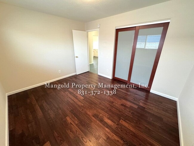 Building Photo - Great Home Located In Seaside Neighborhood with Fenced Back Yard!