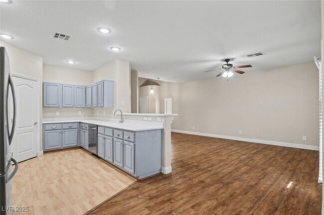 Building Photo - 1123 Aldenwood Ave