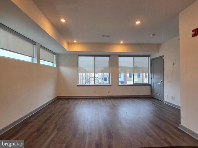 Building Photo - 411 W Berks St