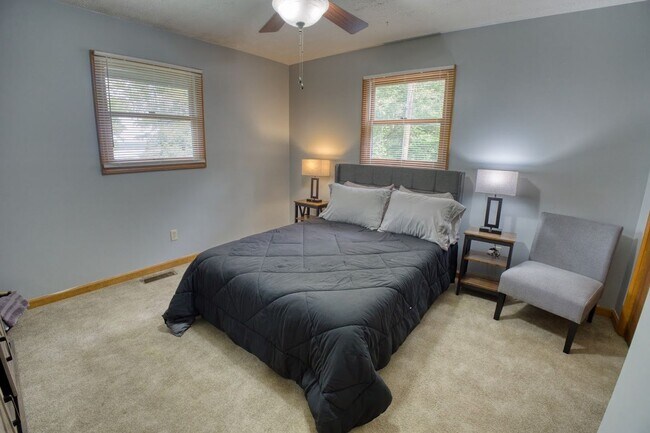 Building Photo - Monthly Waterfront Cabin with Slip