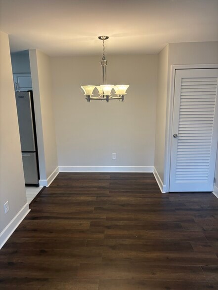 Building Photo - 515 Basswood Ave