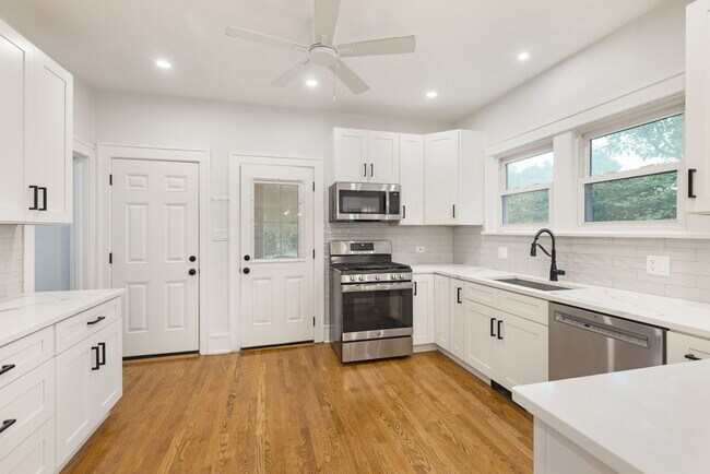 Building Photo - 217 Highwood Ave