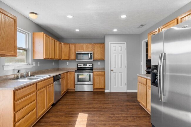 Building Photo - Spacious 4-Bedroom Home with Large Fenced Yard in Quiet West Lafayette Neighborhood