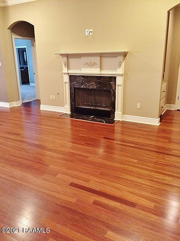 Building Photo - 27 Silver Cedar Ct