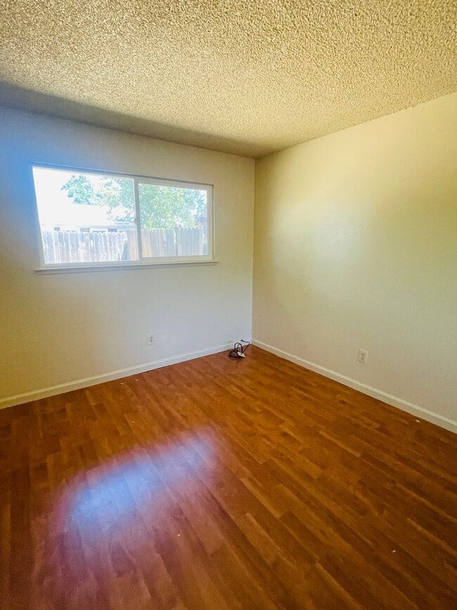 Building Photo - 4908 Orchid Way