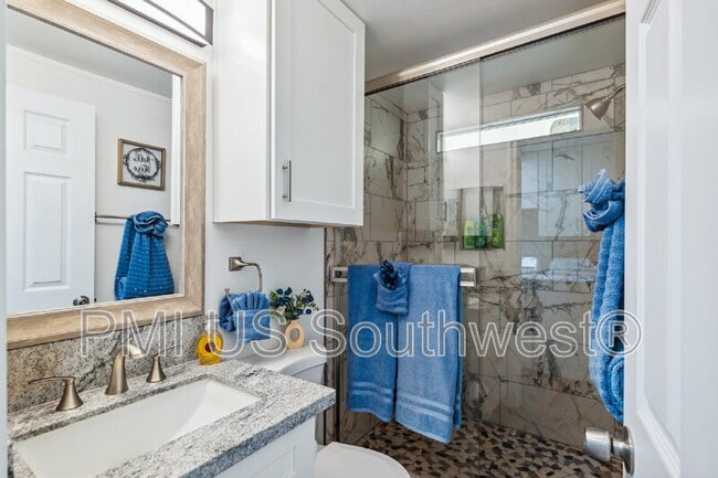 Building Photo - 437 Riverfront Dr