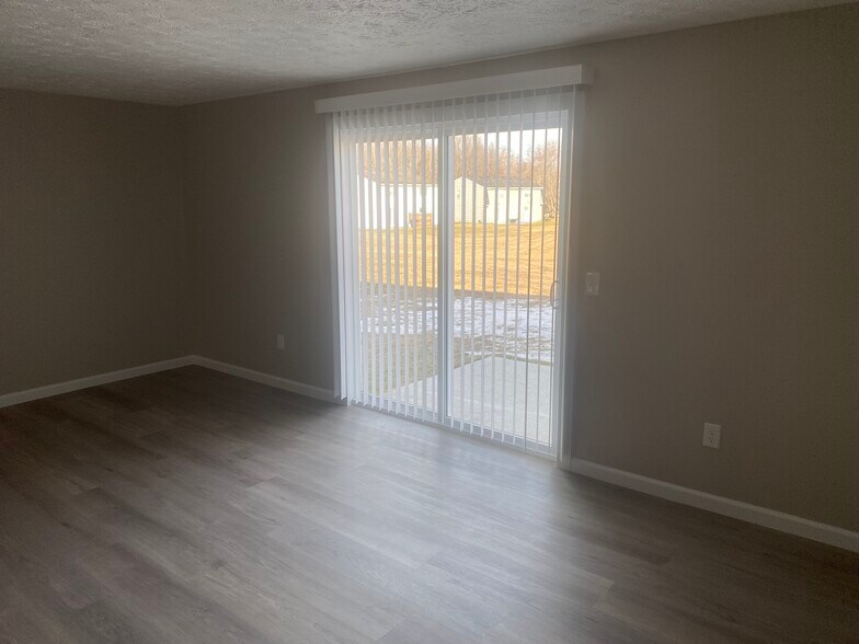 Building Photo - 74 Willowick Dr