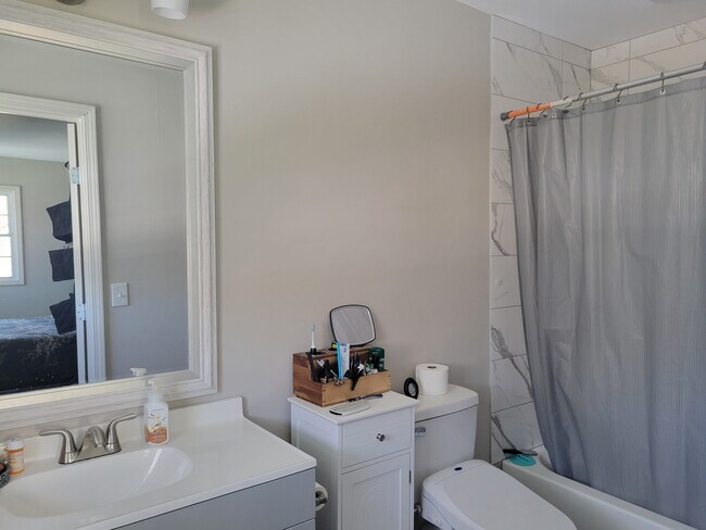 Building Photo - 9859 Connell Dr