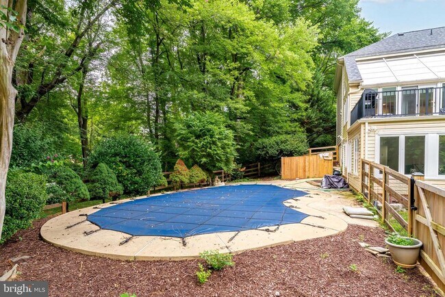 Building Photo - 8424 Holly Leaf Dr