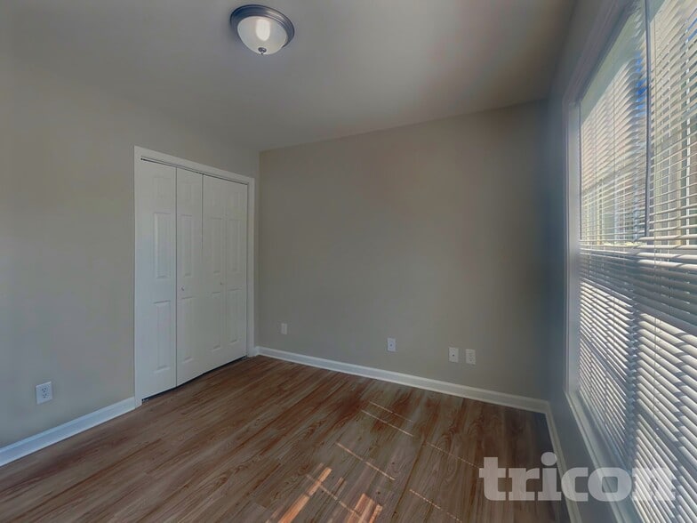 Building Photo - 1617 Faircrest Ln