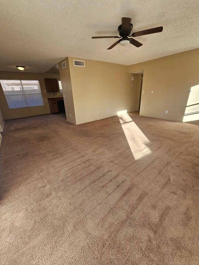 Building Photo - PATIO HOME 3 BED 2 BATH MCKELLIPS AND HORN...