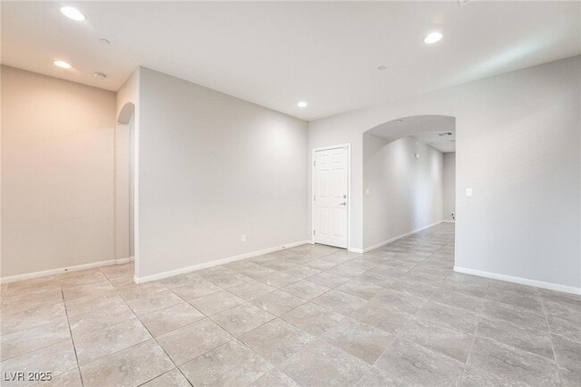 Building Photo - 2332 Mundare Dr