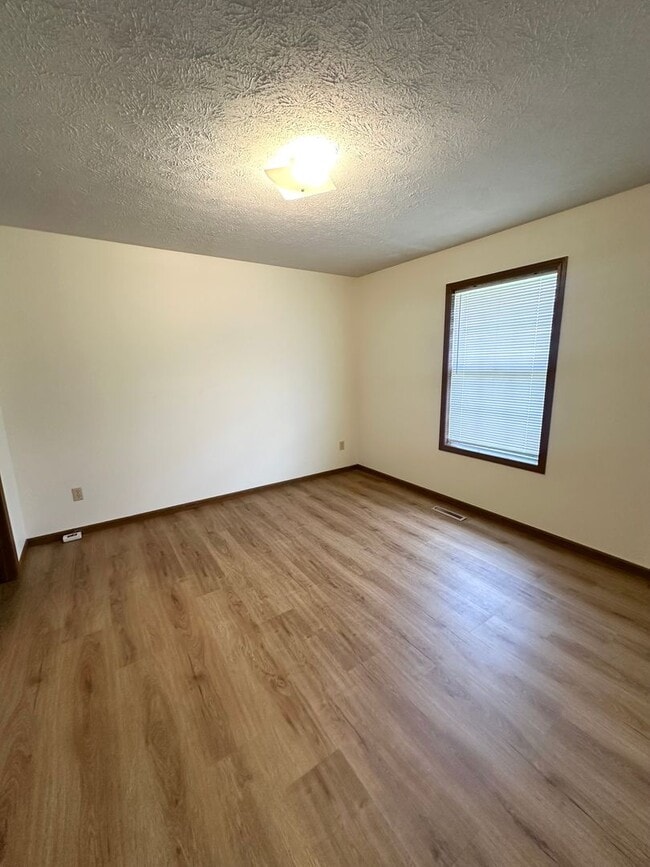 Building Photo - 3115 W Raynell St