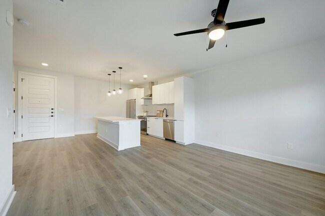 Building Photo - 2500 Longview St