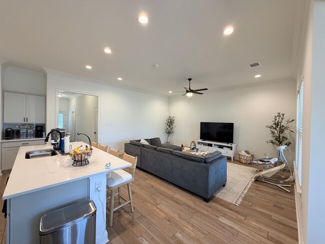 Building Photo - New Neighborhood.. Close to Barksdale Air Force Base..