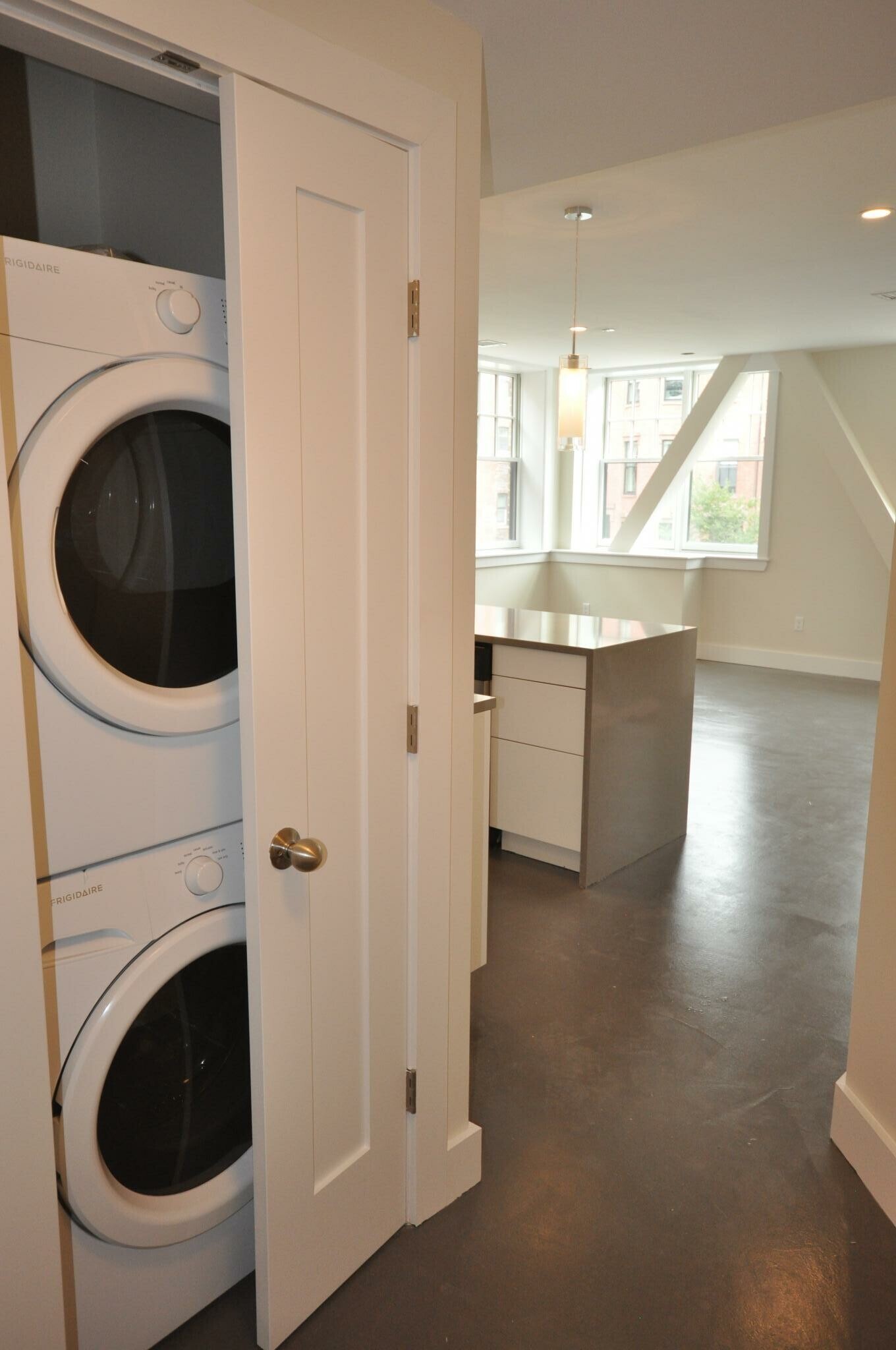 Building Photo - 652 Massachusetts Ave