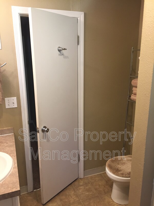 Building Photo - 22120 S Leslie Ave