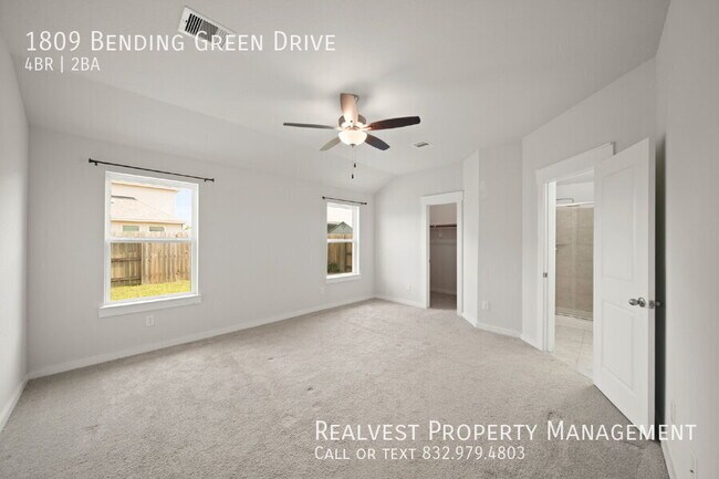 Building Photo - 1809 Bending Green Dr