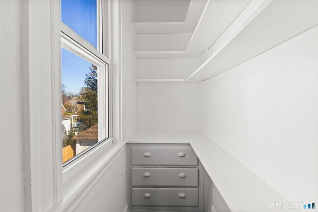 Building Photo - 44 Churchill St