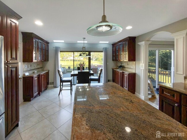 Building Photo - 592 Cabot Hill Rd