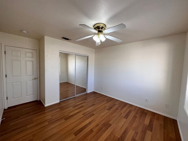 Building Photo - Great 3 Bedroom, 2 Bath Home Centrally located in Kingman!