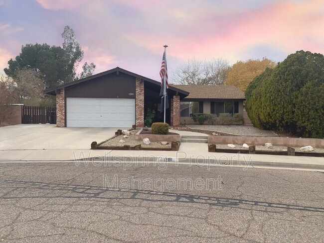 Primary Photo - 1201 N Erwin St