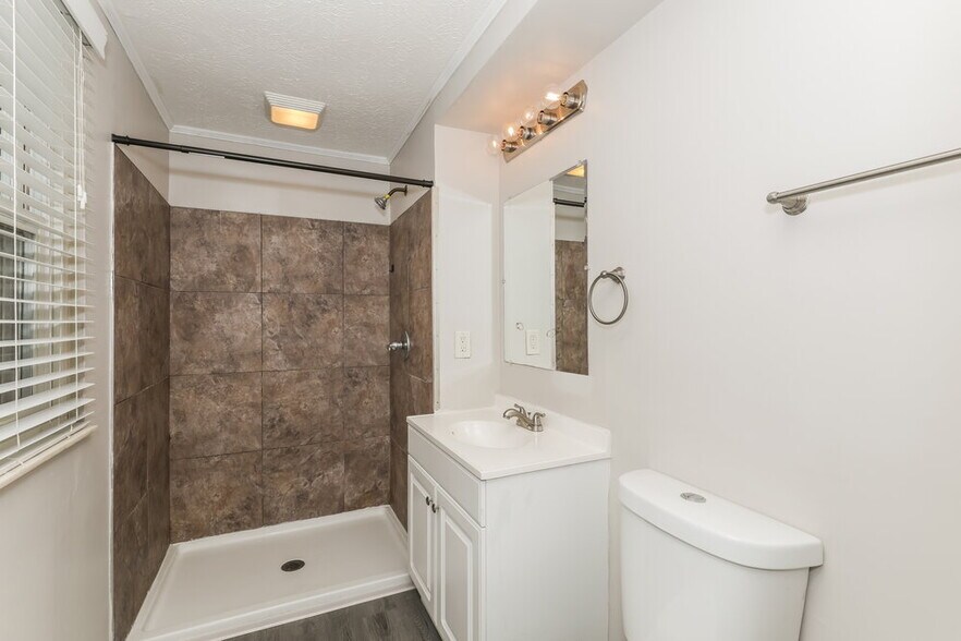 Building Photo - 8931 Squire Ct