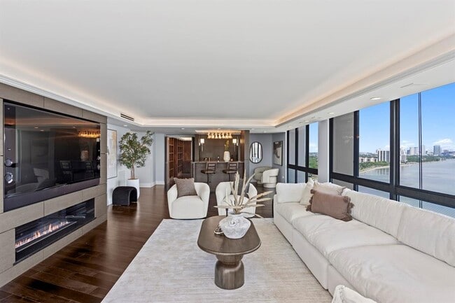 Building Photo - 3301 Bayshore Blvd