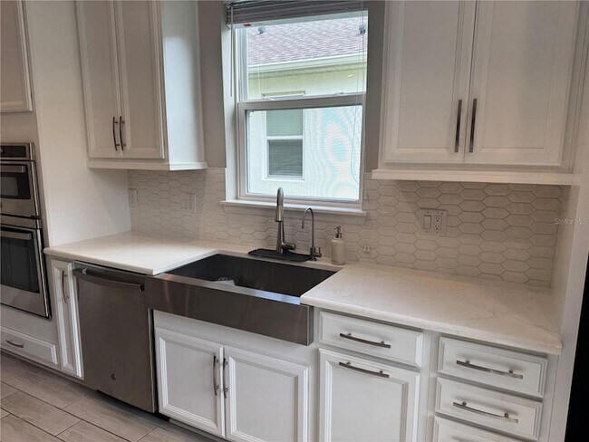 Building Photo - 7298 Bluestem Ct