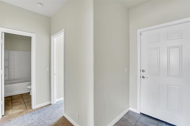 Building Photo - 816 Oriel Cir