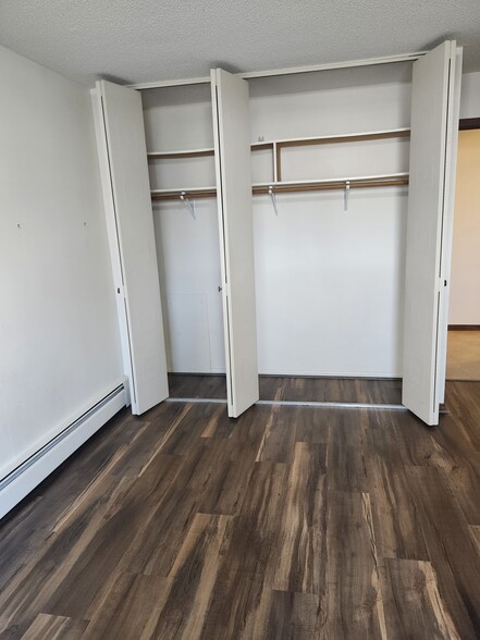 Building Photo - 4101 Parklawn Ave