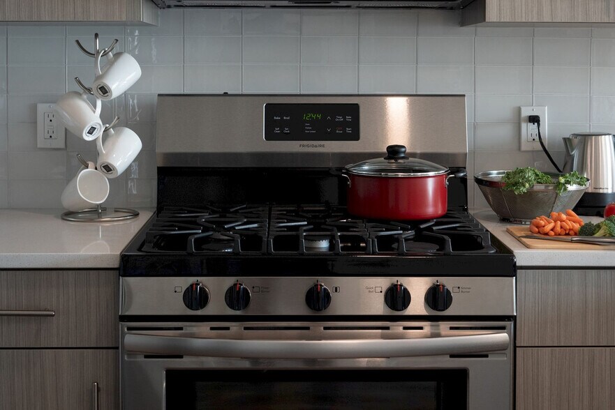 Building Photo - 22 Gold St