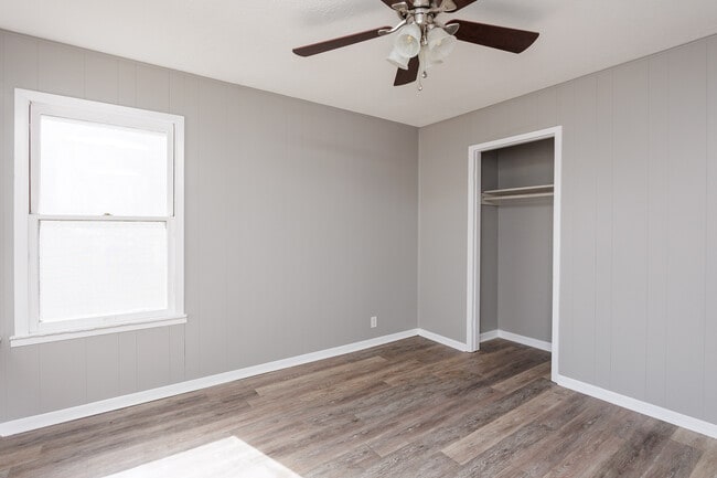 Building Photo - 1025 Whitaker Dr