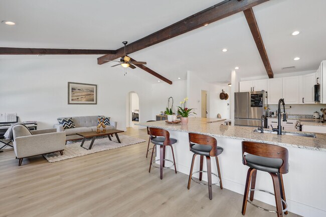 Building Photo - 14704 Black Bear Rd