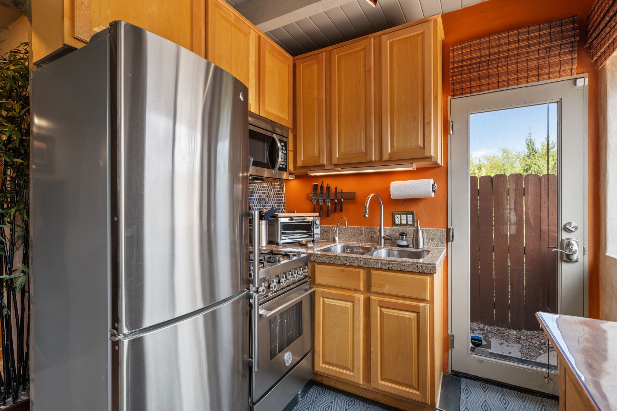 Building Photo - 2132 Ridgeview Cir