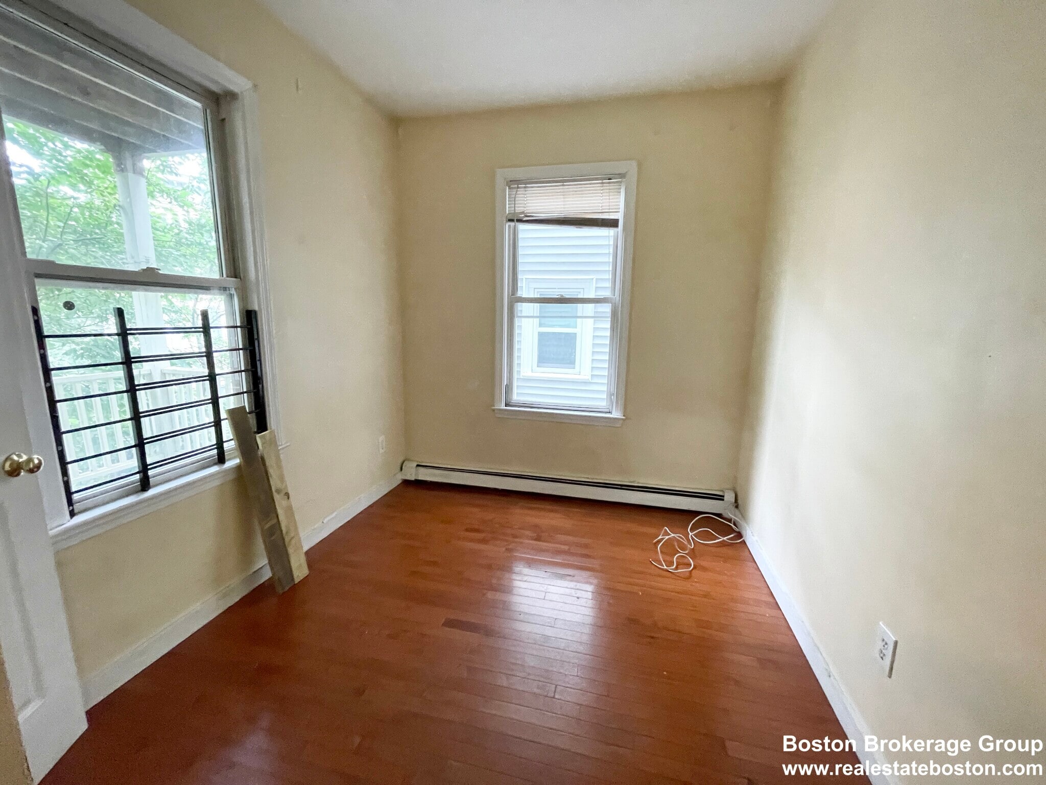 Building Photo - 7 Iroquois St