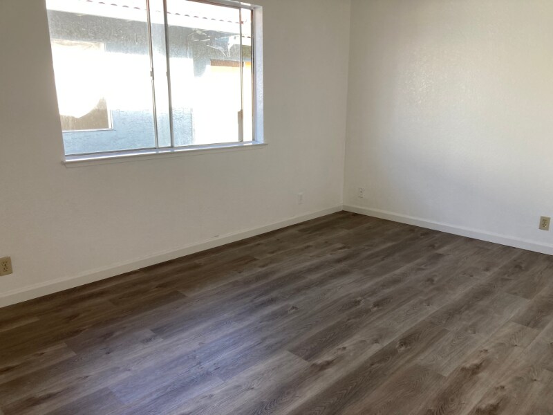 Building Photo - 1518 Moorpark Ave