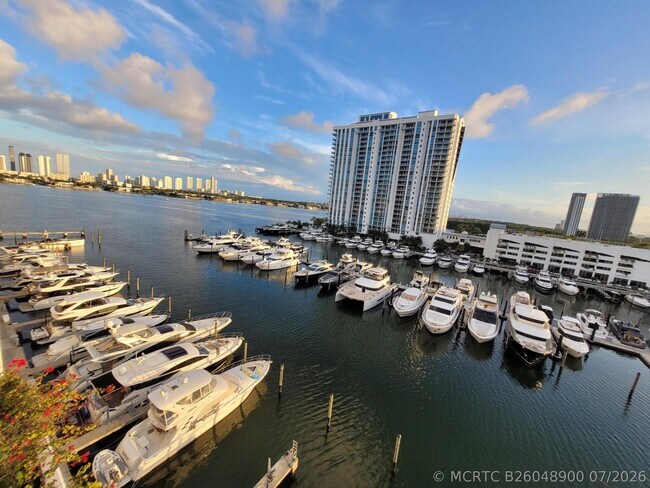 Building Photo - 17301 Biscayne Blvd