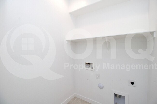 Building Photo - 16396 W Questa Dr