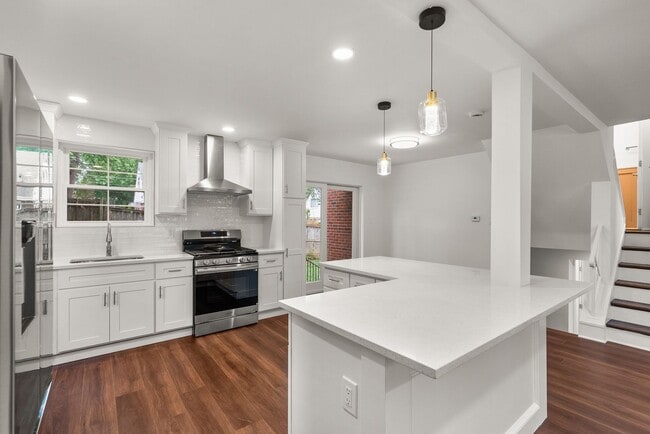 Building Photo - 3 Bed 3 Bath - Silver Spring Split Level -...