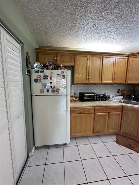 Building Photo - 325 Knotty Pine Cir
