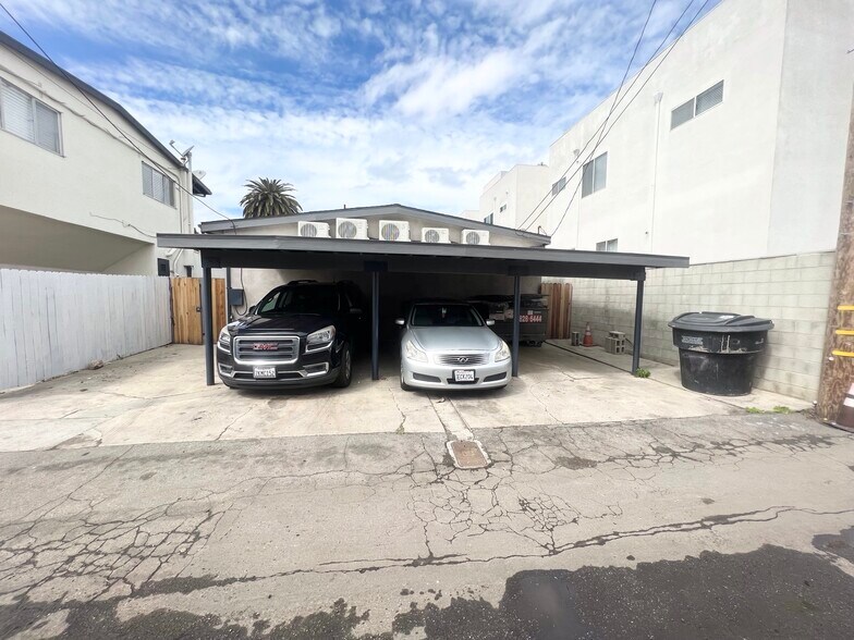 Building Photo - 2444 Chelsea Pl