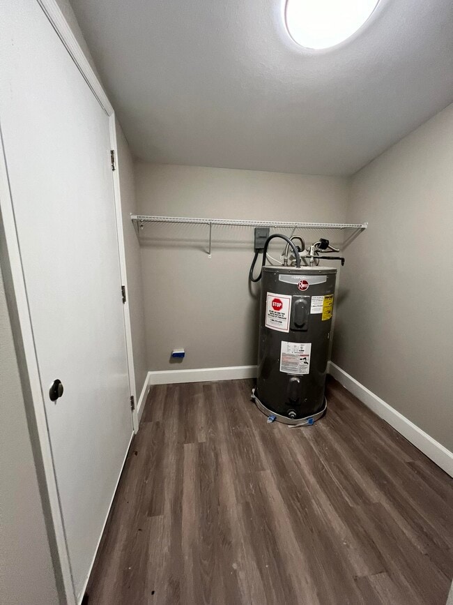 Building Photo - 2431 Ramblewood Ct