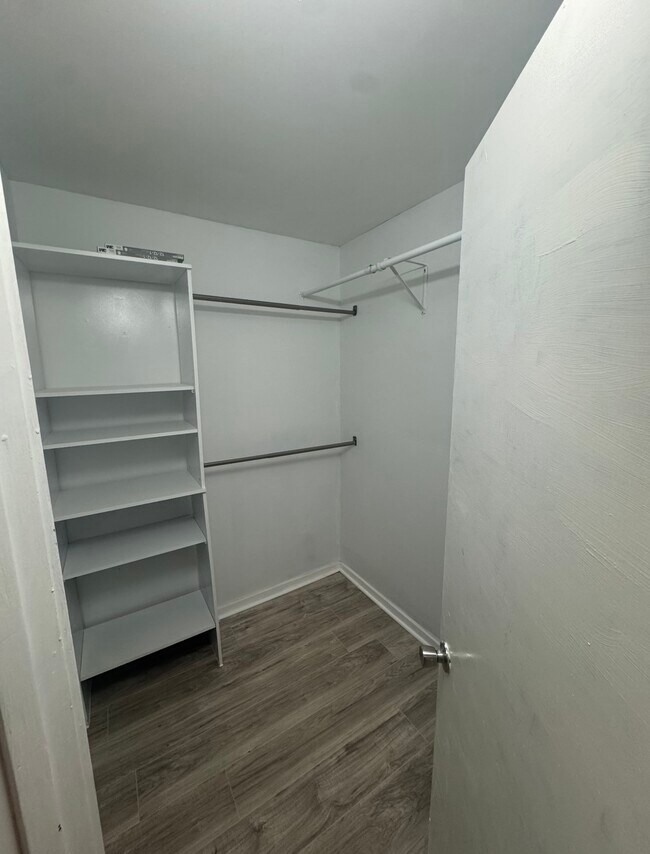 Building Photo - 229 St Luke Ct