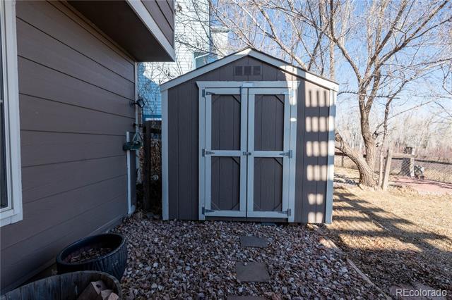 Building Photo - 2323 Dogwood Cir